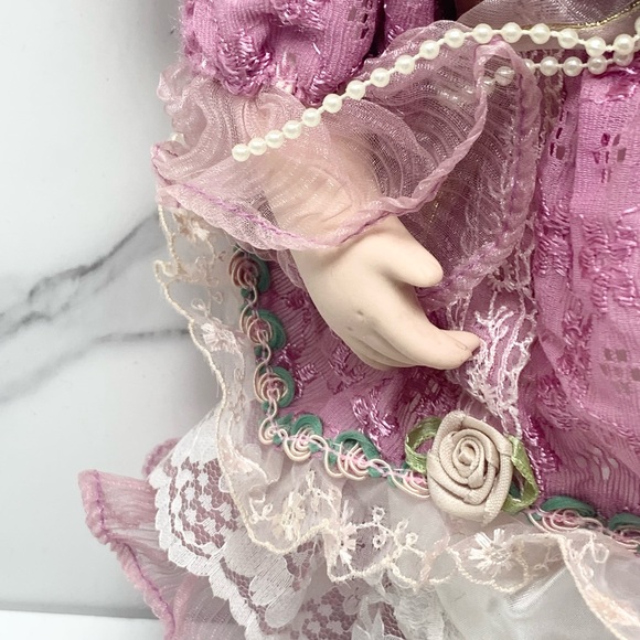 👧🏰🐴Vintage Porcelain doll. - Picture 8 of 16